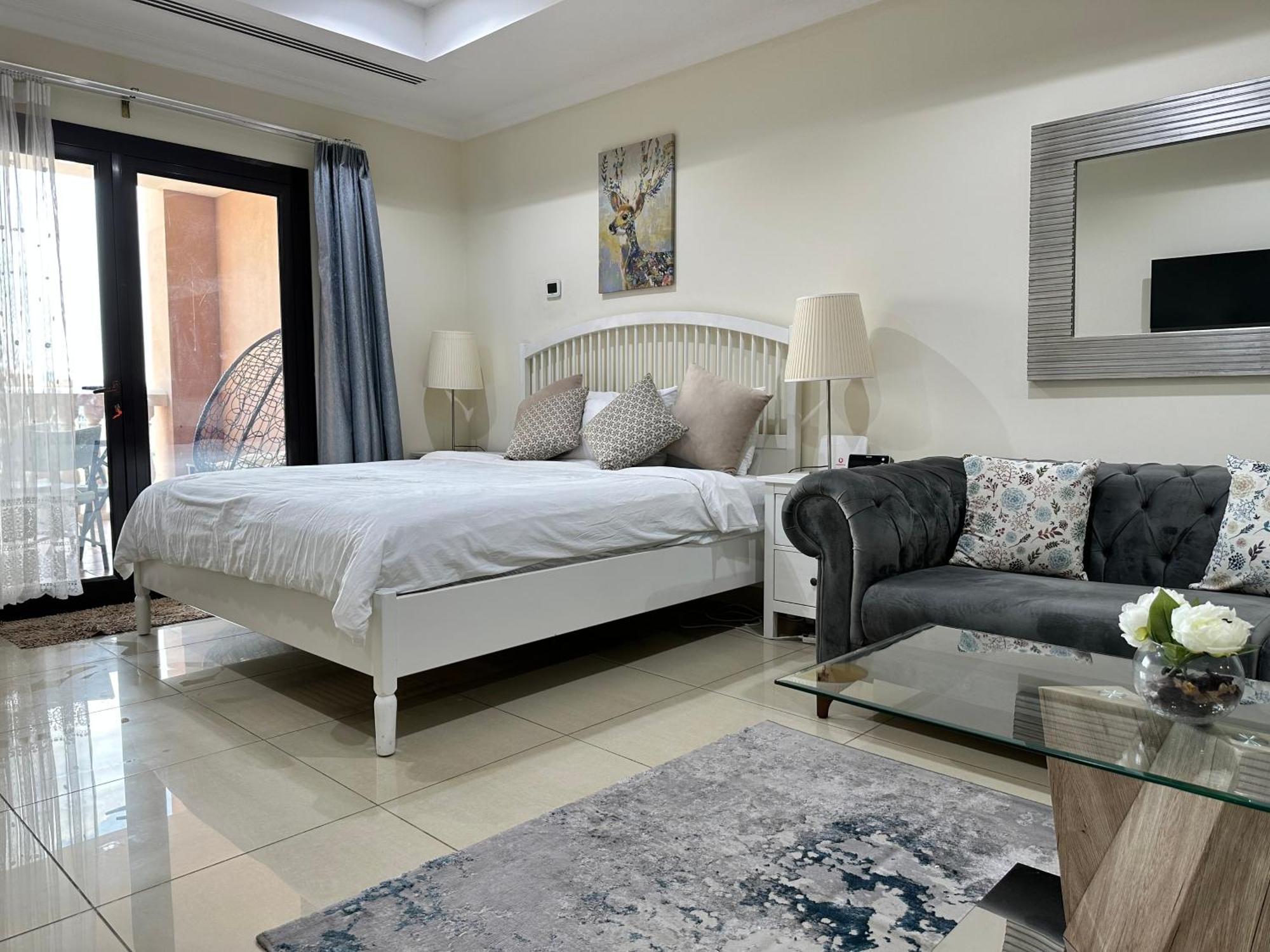 Alken Studio Apartment Doha Bagian luar foto